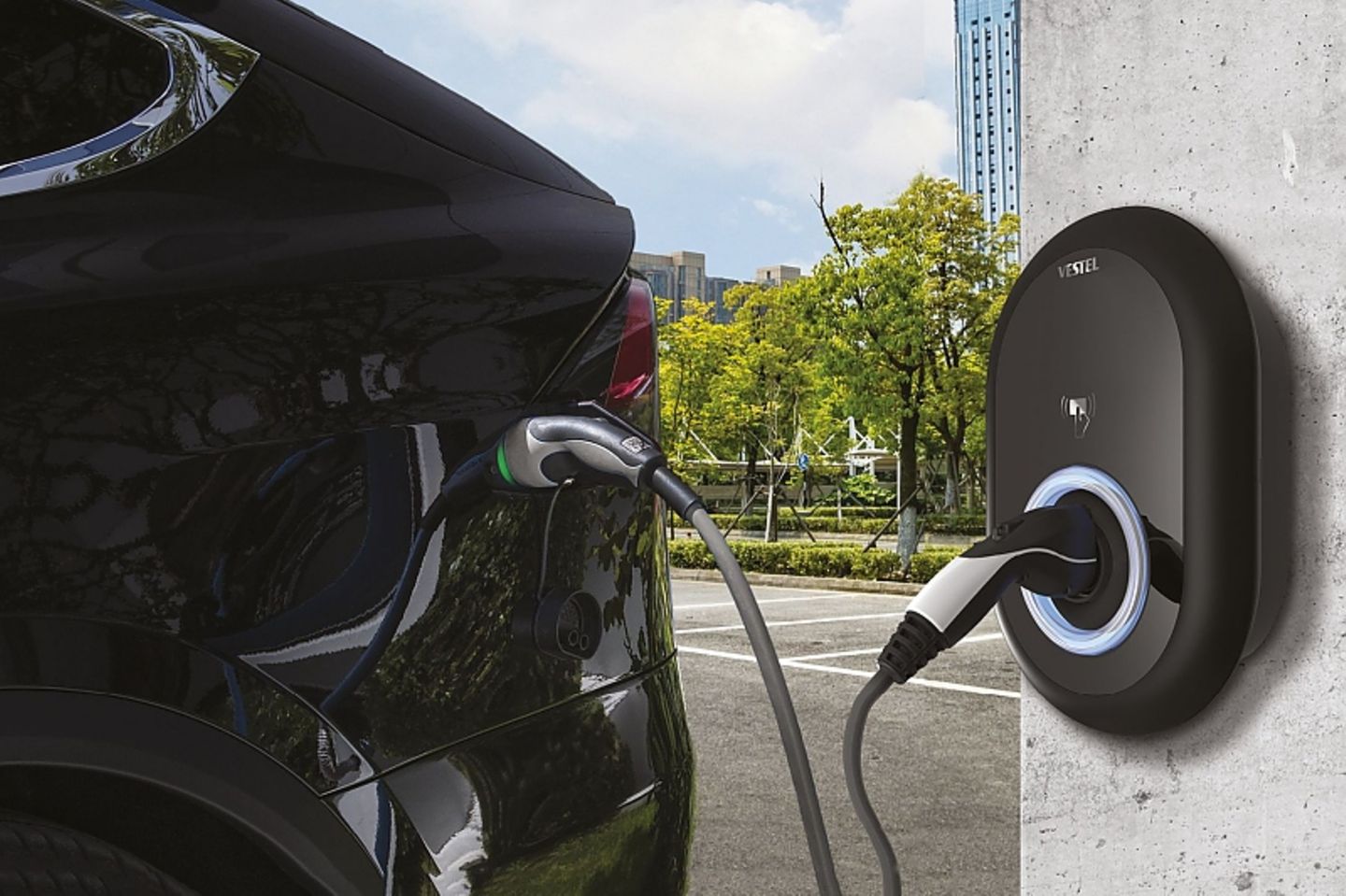 o laden Sie Ihr E-Auto mit Sonnenenergie mit Stromspeicher und intelligenter Wallbox