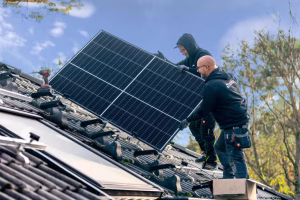 Wie viel Strom produziert eine Solaranlage im Jahr mit Stromspeicher und Solarstrom