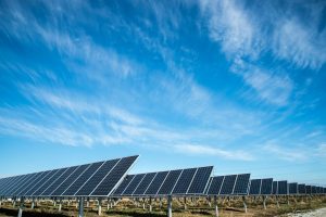 Wie viel Strom produziert eine Solaranlage im Jahr?